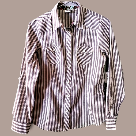 SO Juniors Button Down Shirt - Picture 8 of 8